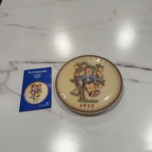 Vintage 1977 7th annual MJ Hummel Collectors Plate HUM270
